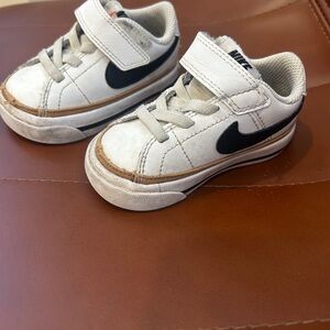 Nike Toddler White and Black Velcro Sneakers